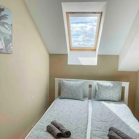 I77 Spacious Modern 3bedroom *