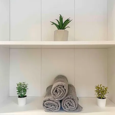 I77 Spacious Modern 3bedroom Apartment *