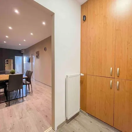 I77 Spacious Modern 3bedroom Apartment