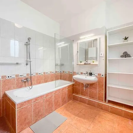 I77 Spacious Modern 3bedroom Apartment *