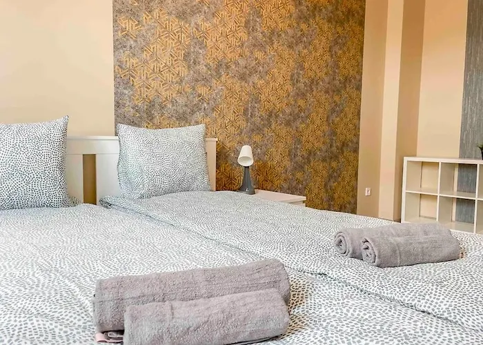 I77 Spacious Modern 3bedroom ブダペスト