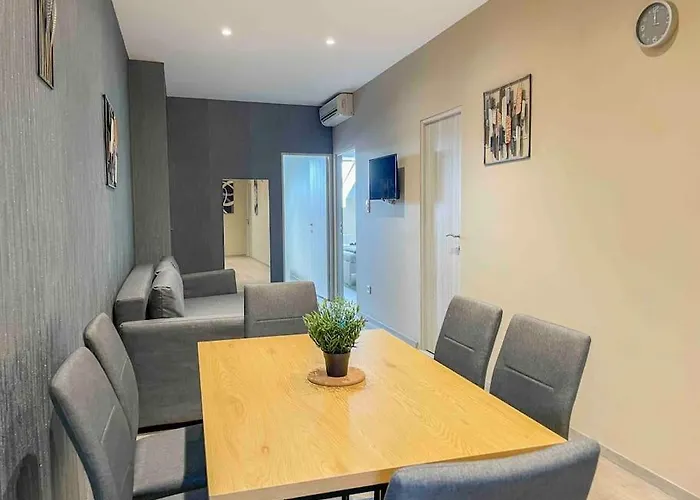 アパート I77 Spacious Modern 3bedroom ブダペスト