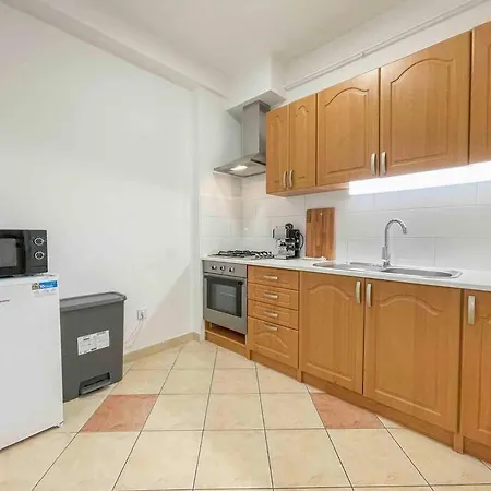 I77 Spacious Modern 3bedroom *